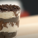 Cara Membuat Chocolate Mousse Trifle, Guna 3 Bahan Je!