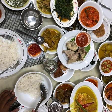 5 Restoran Nasi Padang Yang Famous Dengan Pelbagai Jenis Lauk Di KL