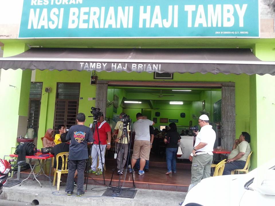 Jom-Food-Hunting-Di-7-Tempat-Makan-Popular-Di-Melaka