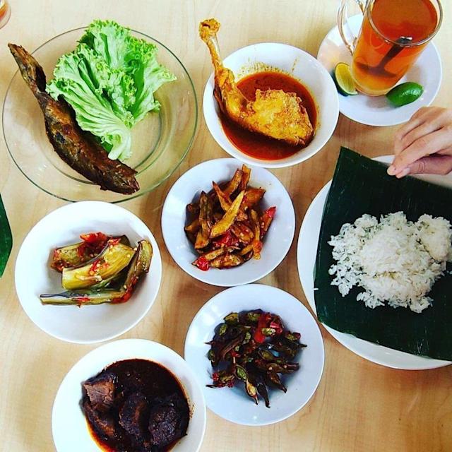 5 Restoran Nasi Padang Yang Famous Dengan Pelbagai Jenis Lauk Di KL