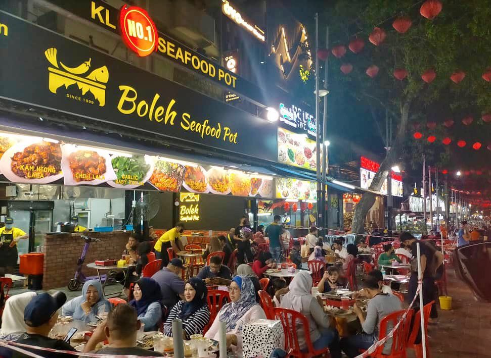 Viral Tempat Makan Seafood Di Jalan Alor, Memang Terlajak Sedap
