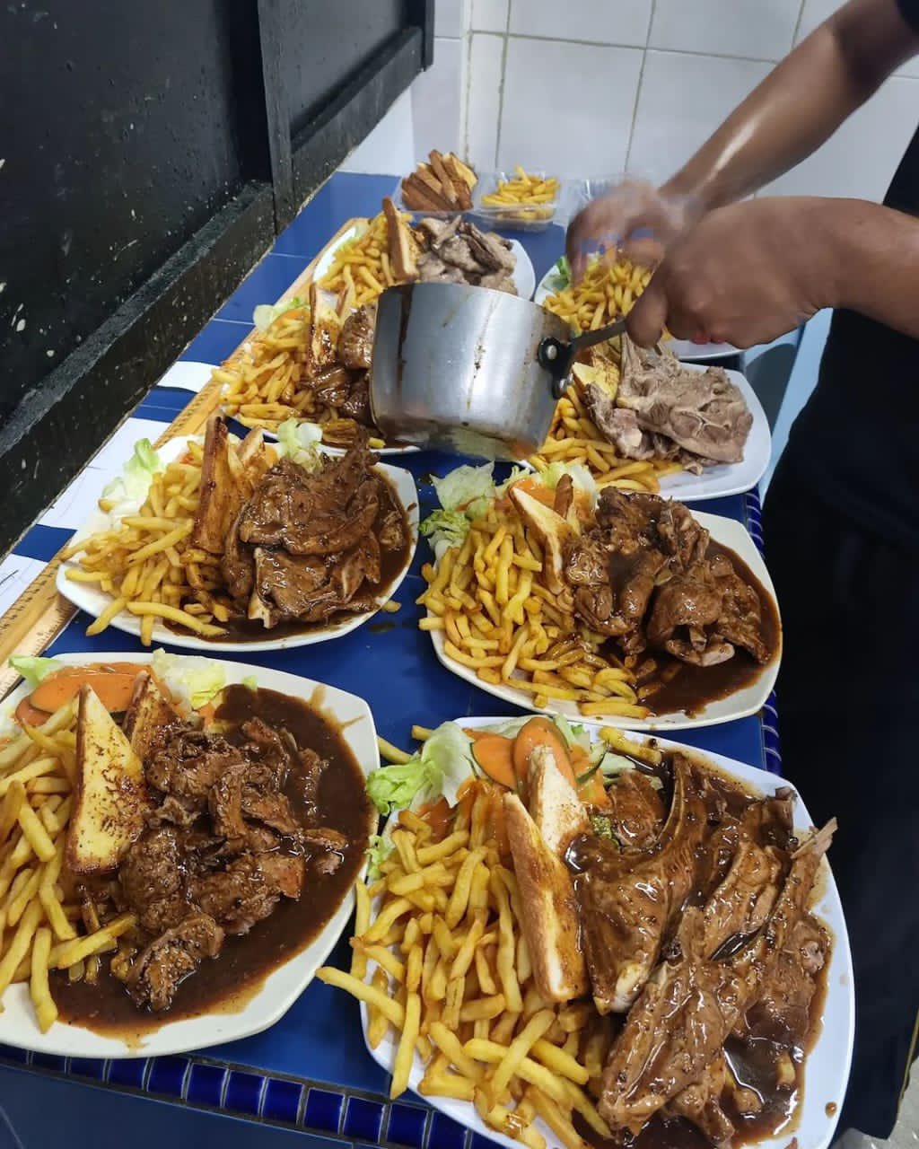 Teringinkan Makanan Western Yang Sedap? Jom Serbu Kedai Ni, Dah La Murah Sedap Pulak Tu