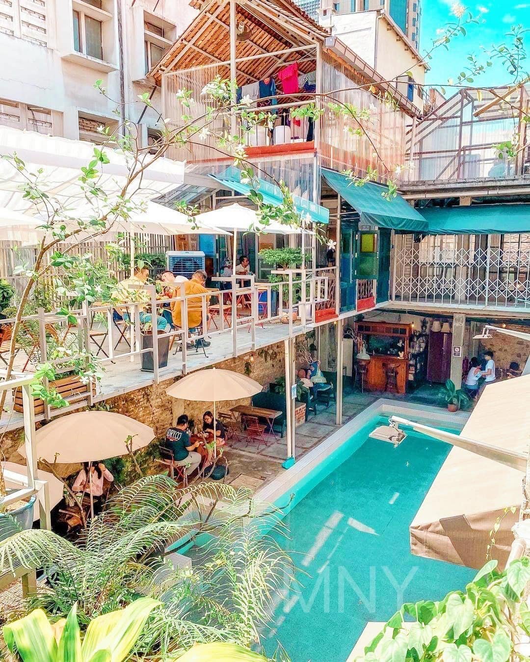 Hidden Cafe Di KL, Makan Dan Lepak Di Tepi Kolam Renang 