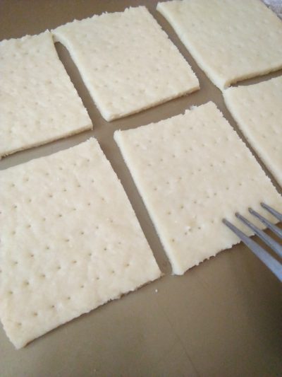 cream crackers 