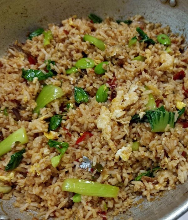 nasi goreng ikan rebus