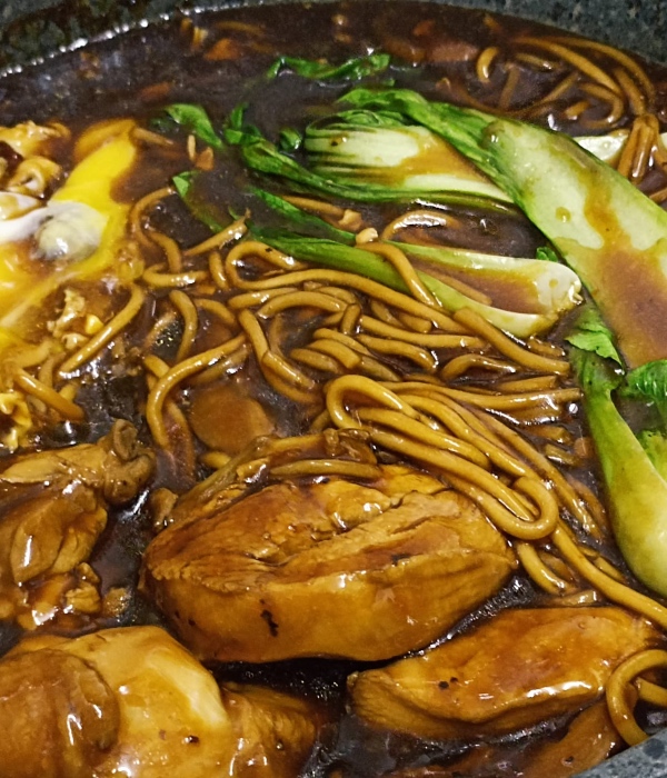 sizzling yee mee