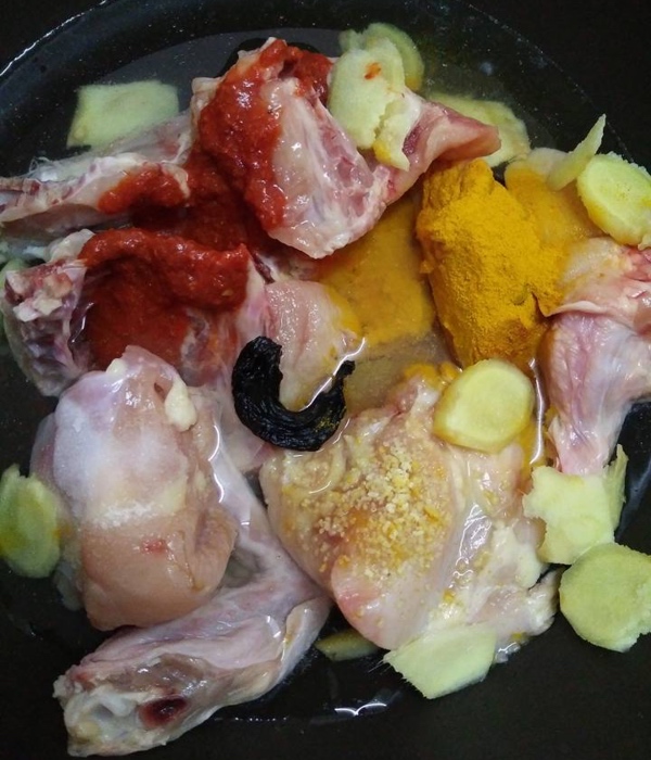 ayam masak kunyit halia