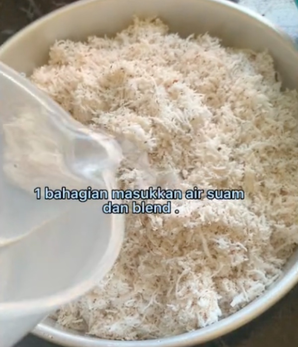 cara perah santan