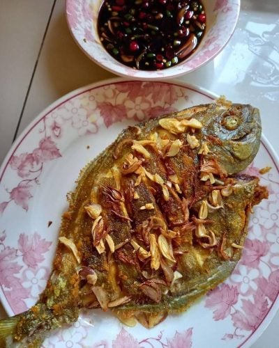 ikan bawal goreng