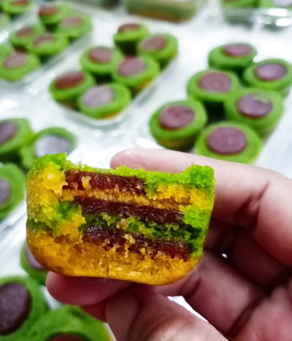 kek lapis asam