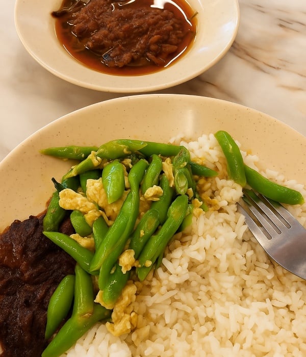 pekerja kedai makan
