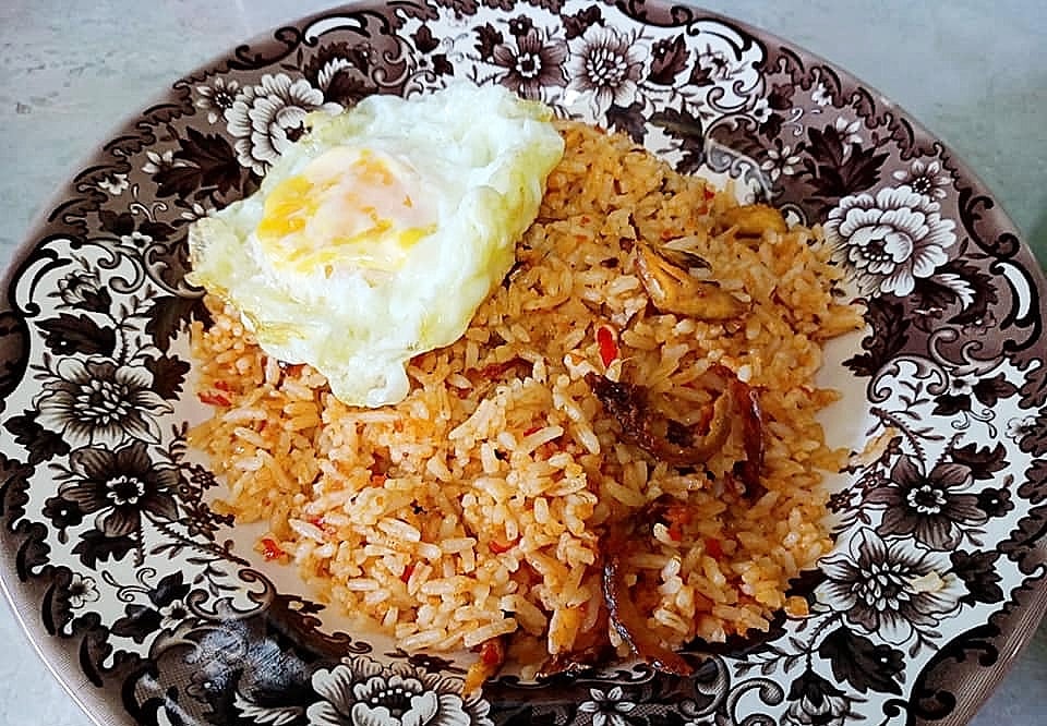 nasi goreng ikan goreng