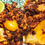 Resipi Sambal Telur Pecah Cili Kering, Menu Simple & Jimat Kos Tapi Tetap Mengenyangkan!