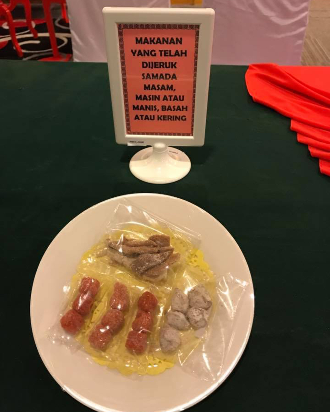 makanan kantin sekolah