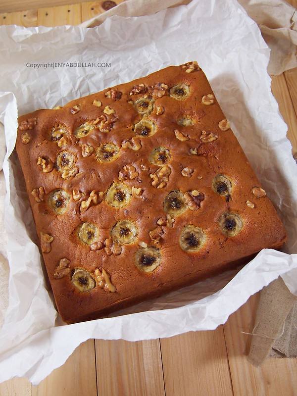 kek pisang walnut