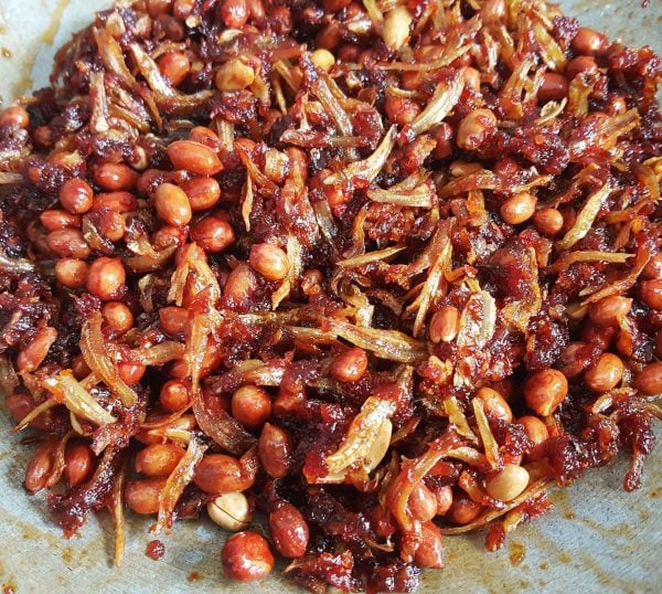 sambal kering ikan bilis​