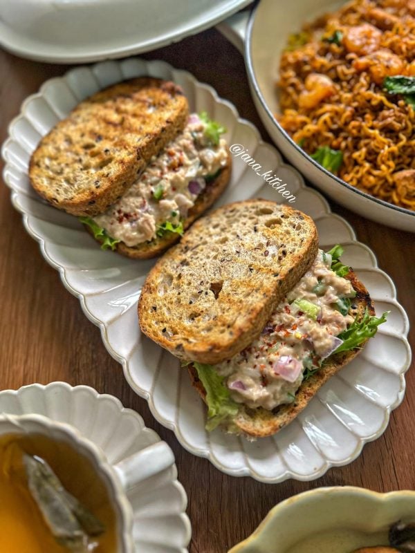 tuna sandwich
