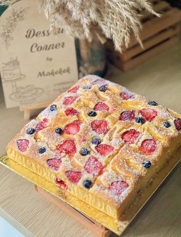 fruit pastry cake