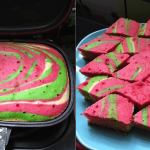 Resepi Kek Minyak Pelangi Guna Pemanggang Ajaib, Tanpa Oven Pun Jadi Cantik & Gebu!