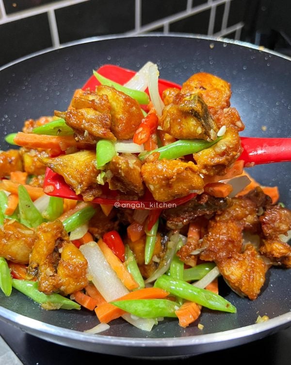 ayam masak kunyit