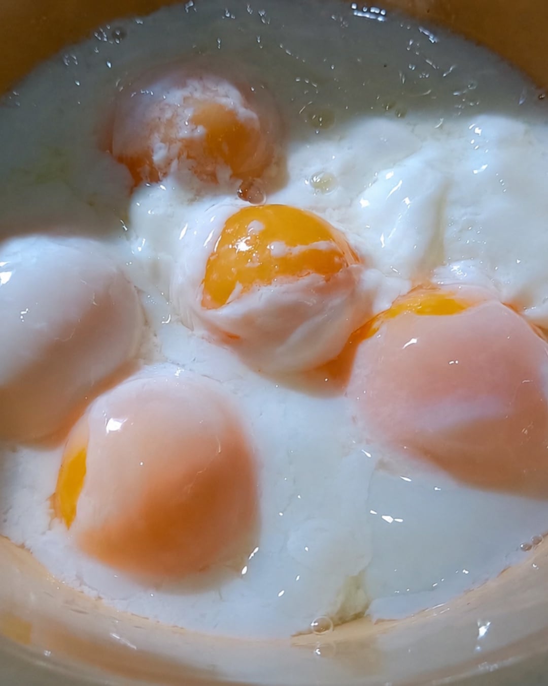 telur rebus separuh masak