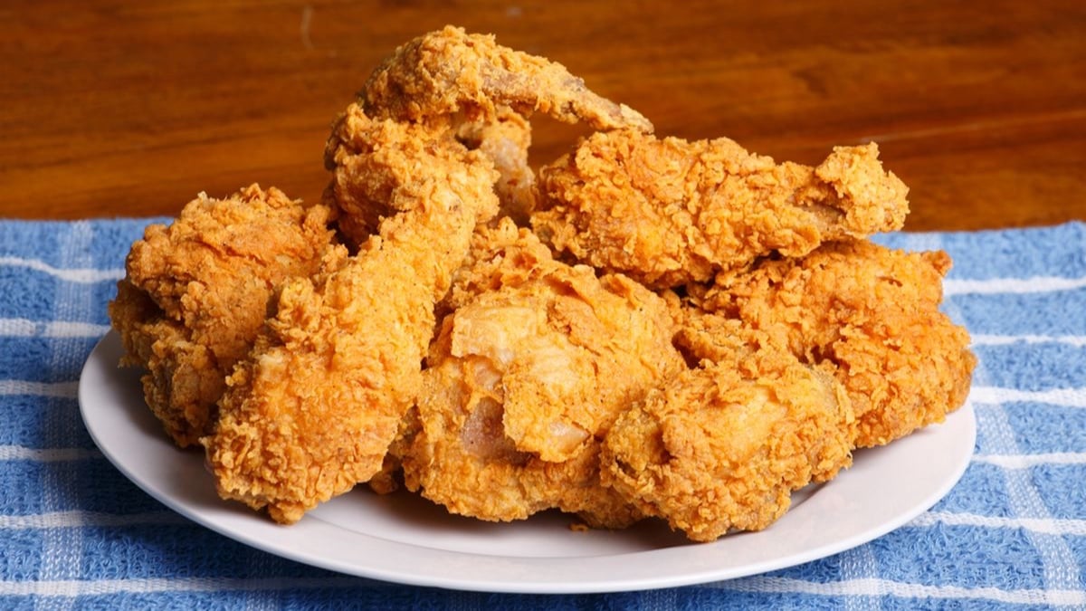 Ayam Goreng Semalam Jangan Terus Panaskan! Cuba 3 Cara Ini Bagi Kekal Rangup