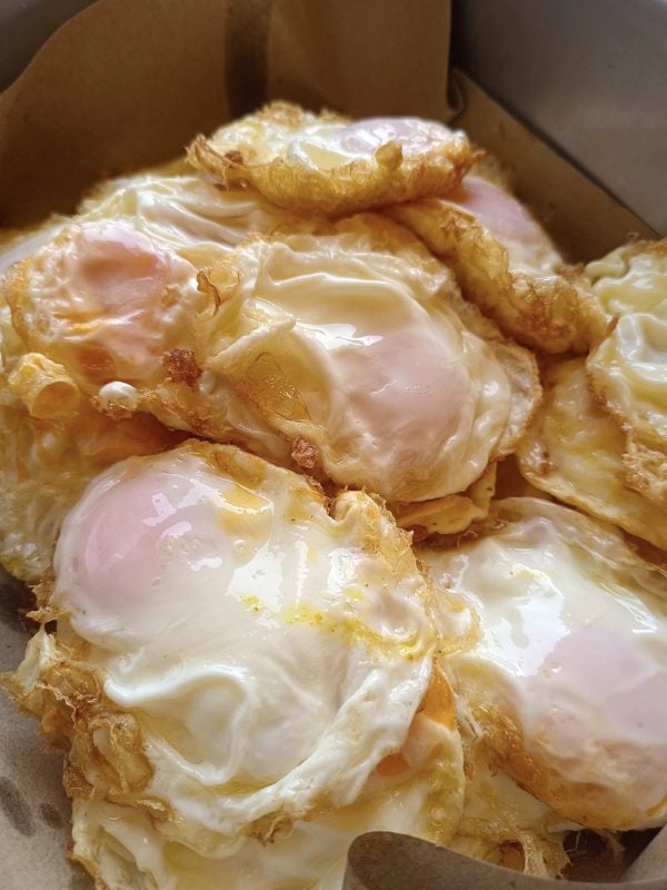cara goreng telur mata