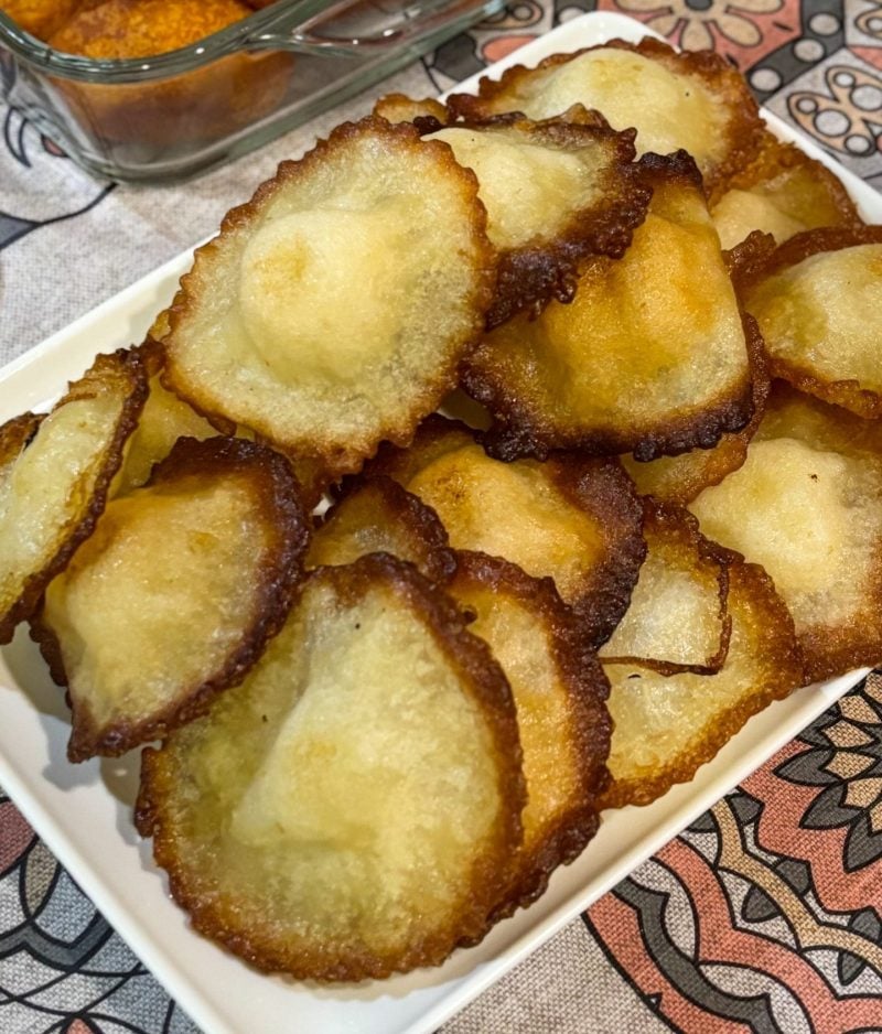 kuih cucur topi