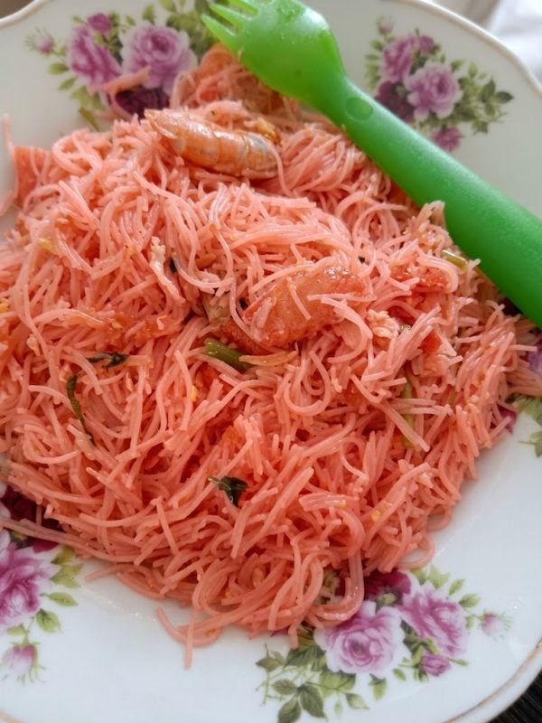 bihun goreng pink